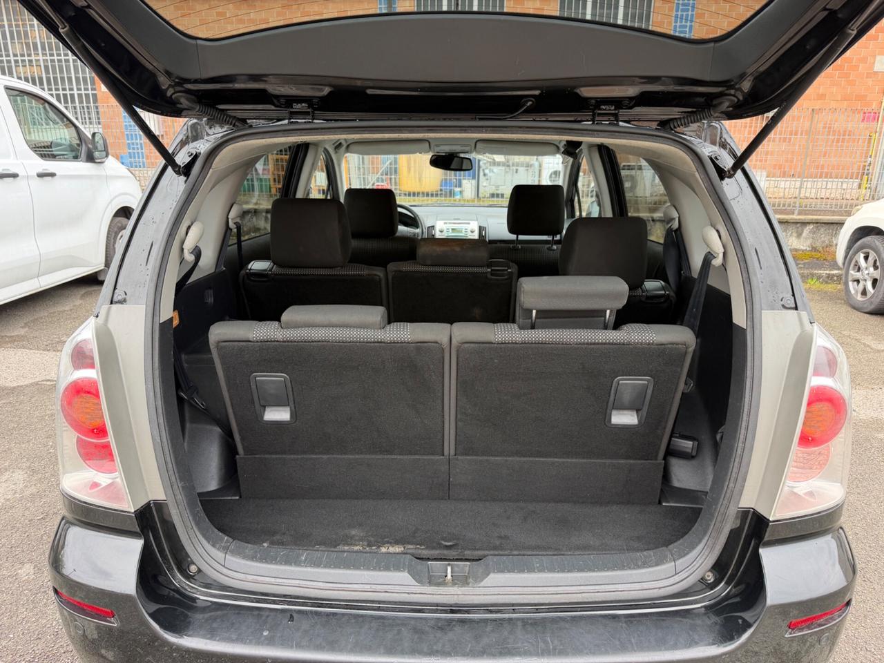 Toyota Corolla Verso 2.2 16V D-4D D-Cat