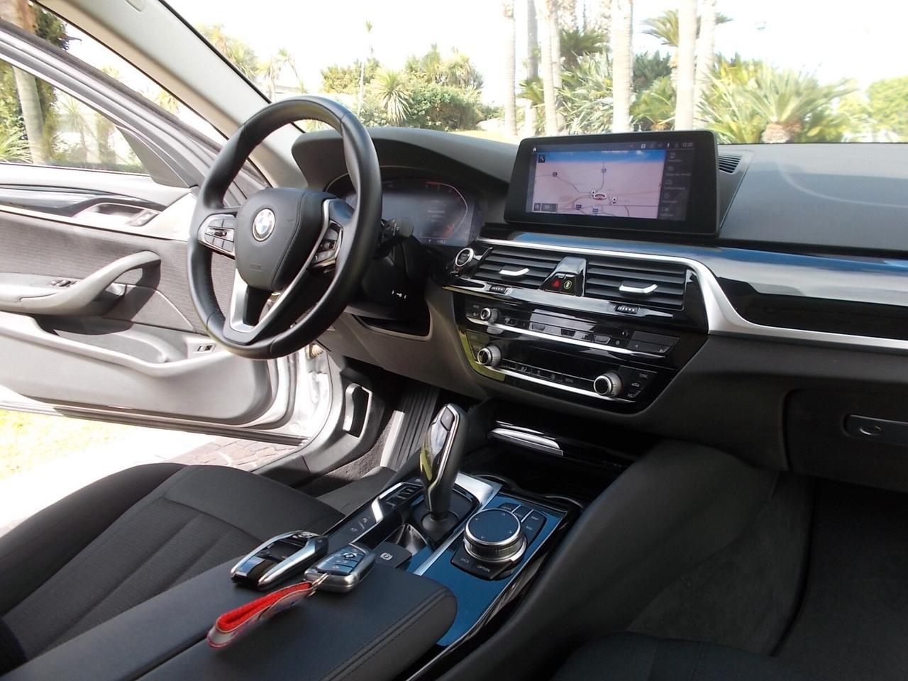 Bmw 518d Touring 150cv Aut. *FULL OPT.* da VETRINA