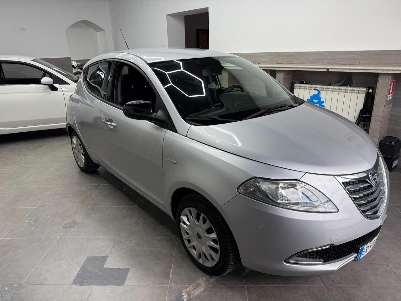 Lancia Ypsilon 1.2 69 CV 5 porte GPL Ecochic Platinum