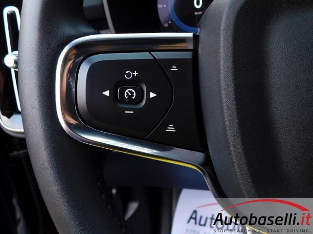 VOLVO XC40 B3 2.000 MHEV 163CV CORE AUTOMATICA NAVIGATORE