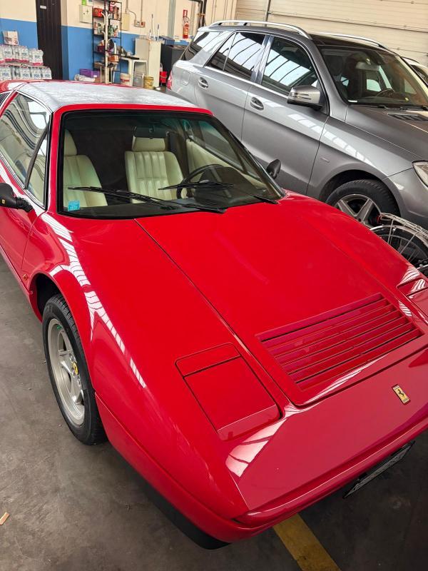 Ferrari 208 GTS 208 2.0 turbo GTS 254cv