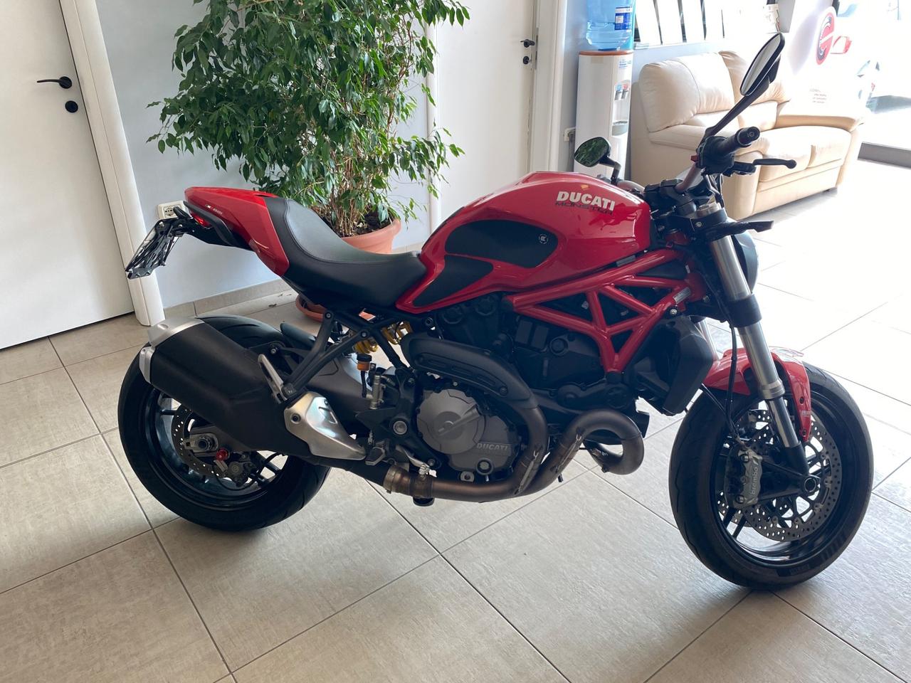 DUCATI MONSTER 821 ABS