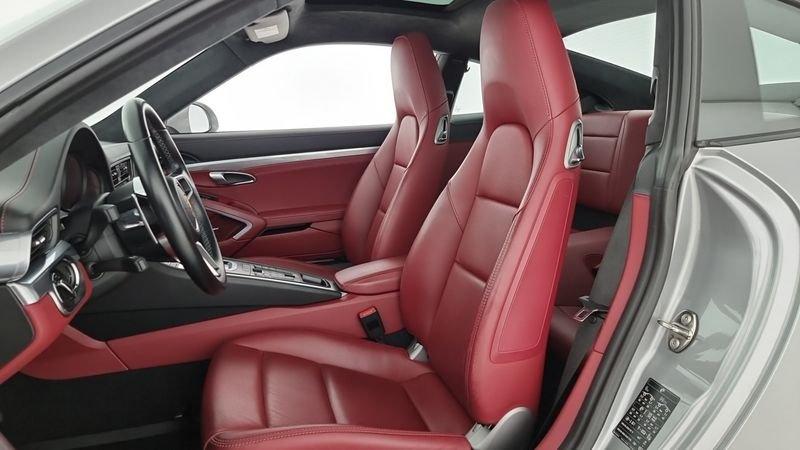 Porsche 911 911 3.0 Carrera 4 Coupé