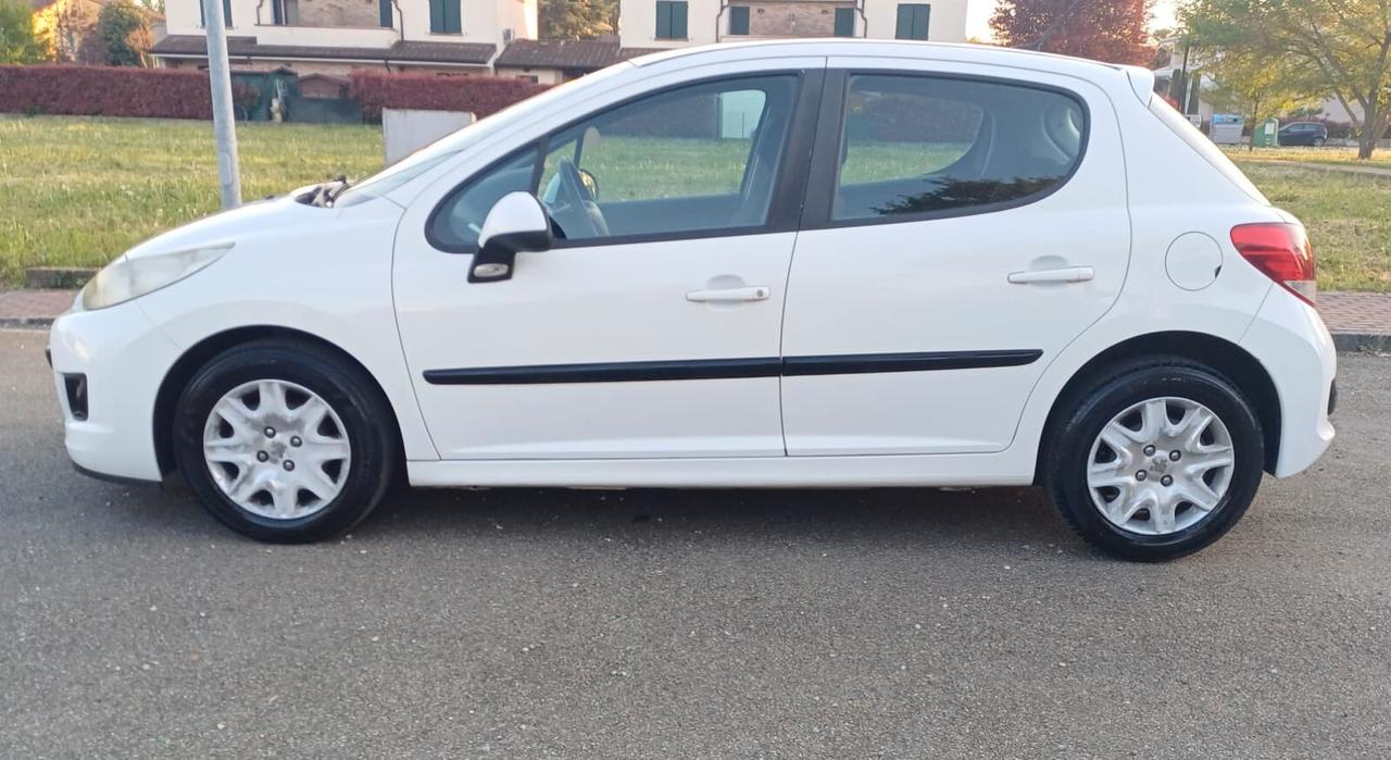 Peugeot 207 1.4 8V 75CV 5p. Energie Sport ECO GPL