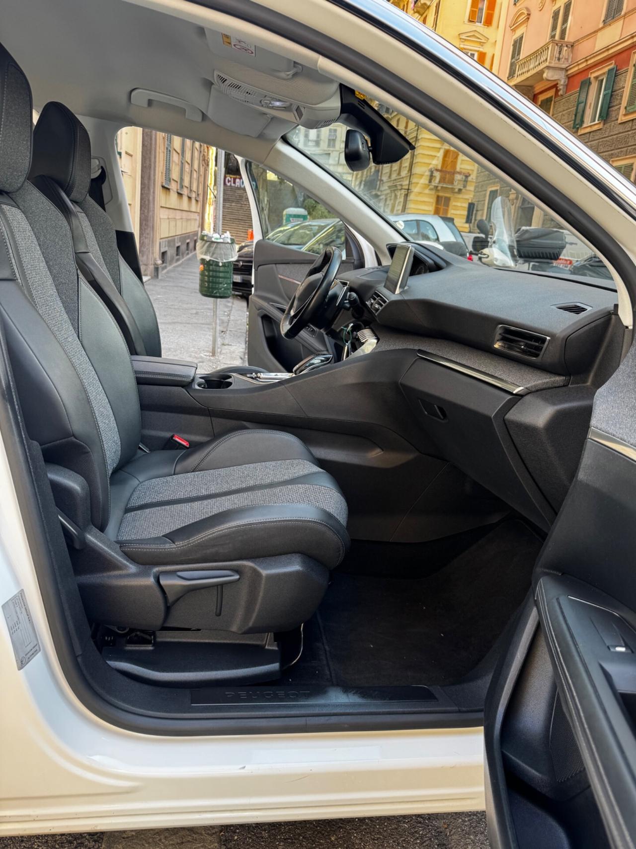 Peugeot 3008 BlueHDi 130CV ALLURE AUTOMATICA PARI AL NUOVO GARANTITA 12M