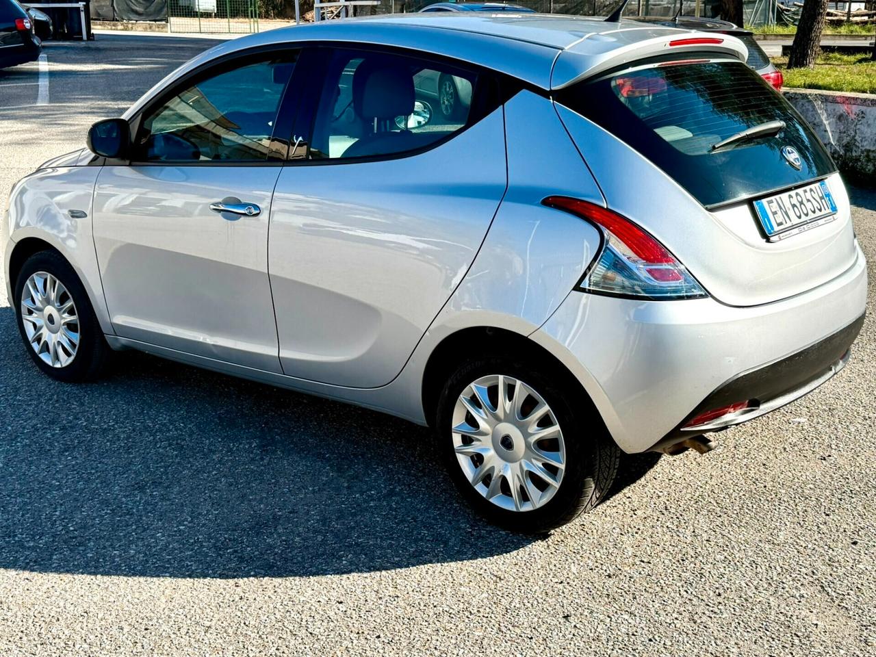 Lancia Ypsilon 1.3 MJT 16V 95 CV 5 porte S&S Silver