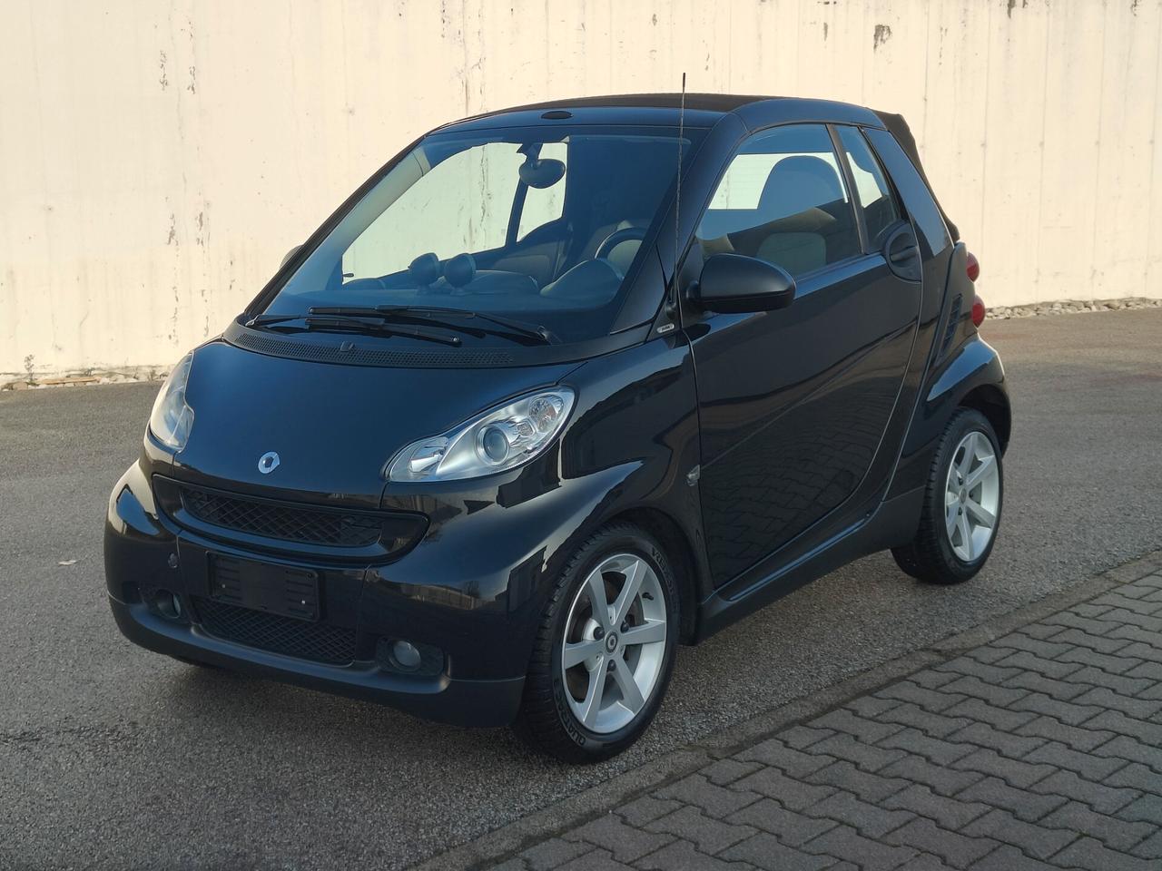 Smart ForTwo 1000 52 kW MHD cabrio pure