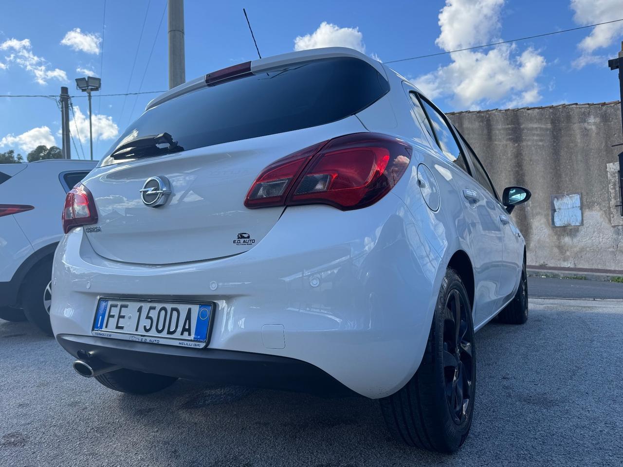 Opel Corsa 1.4 90CV GPL Tech 5 porte b-Color