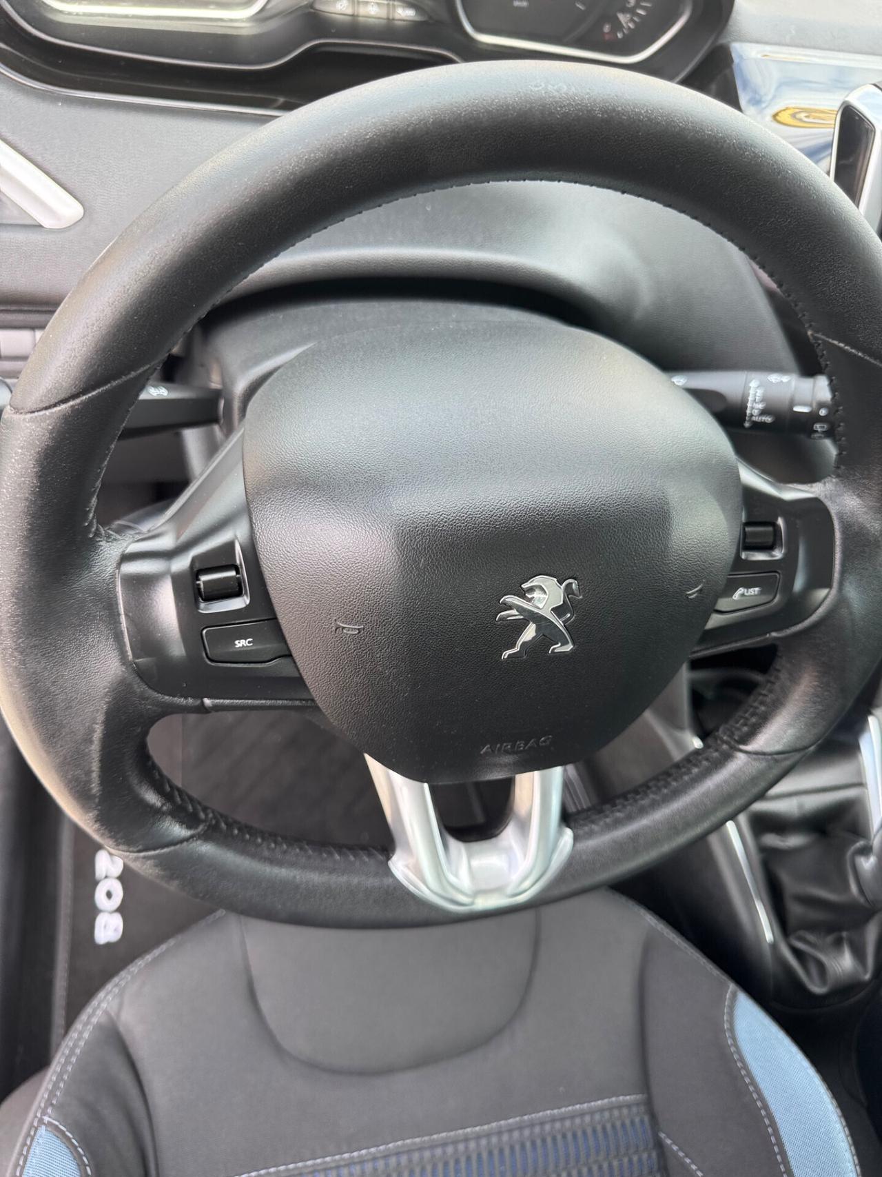 Peugeot 208 1.4 e-HDi 92 CV 5 porte neopatentati