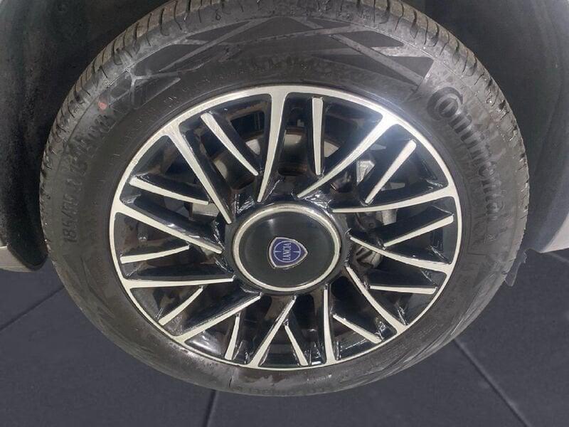 Lancia Ypsilon New 5 porte My24 1.0 Firefly 70 CvStart&Stop Hybrid Oro