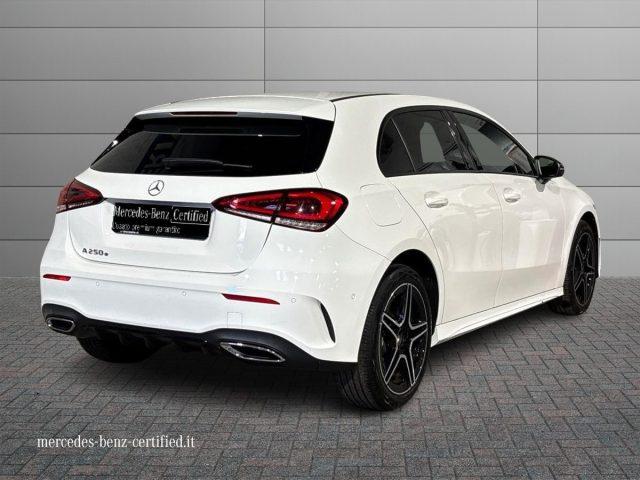 MERCEDES-BENZ A 250 e hybrid EQ Premium