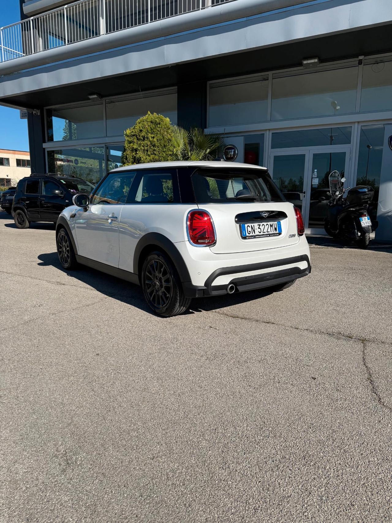 Mini 1.5 Cooper Essential