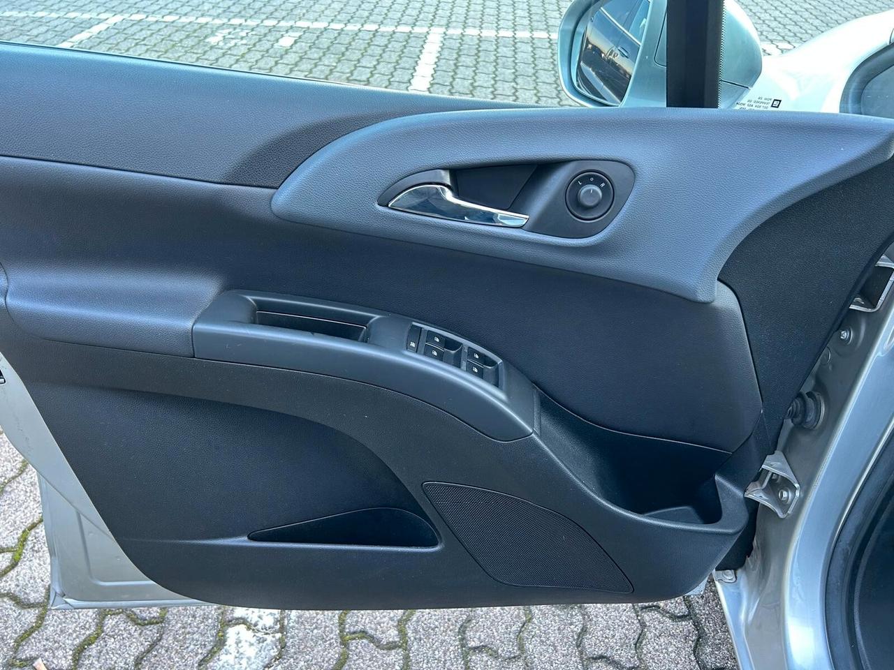 Opel Meriva 1.3 cdti 95cv NEOPATENTATI IVA ESP