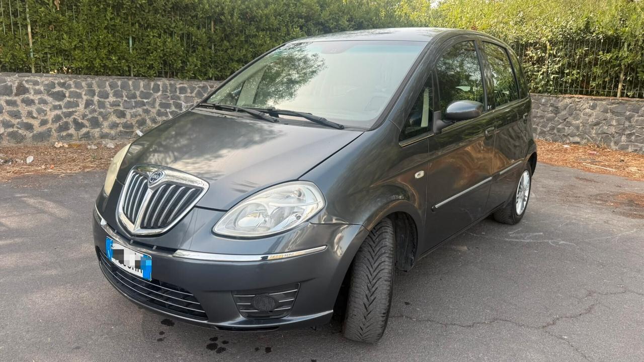 Lancia MUSA d.i.e.s.e.l. s.t.u.p.e.n.d.a. m.o.d. Argento