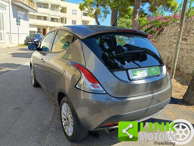 LANCIA Ypsilon 1.2 69 CV 5 porte GPL Ecochic Silver NEOPATENTATI