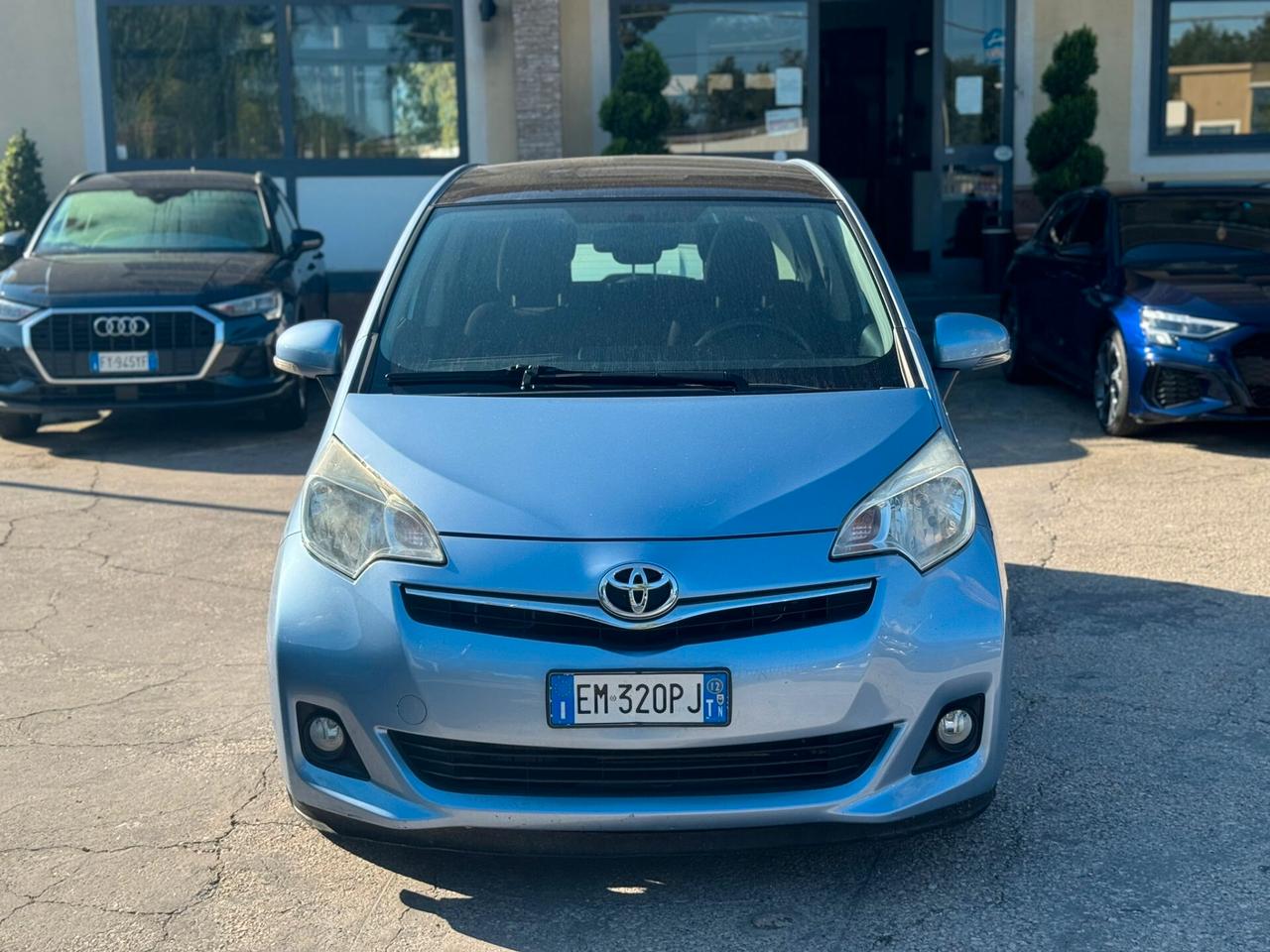 Toyota Verso-S 1.3 CVT Lounge CAMBIO AUTOMATICO