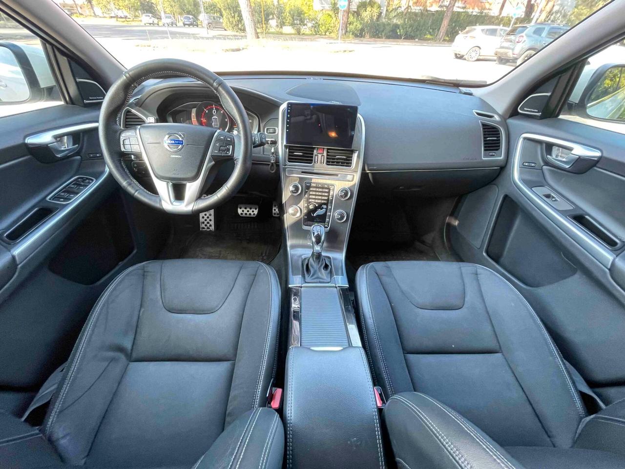 Volvo XC 60 XC60 D5 AWD Geartronic R-design Automatica Apple Car Android