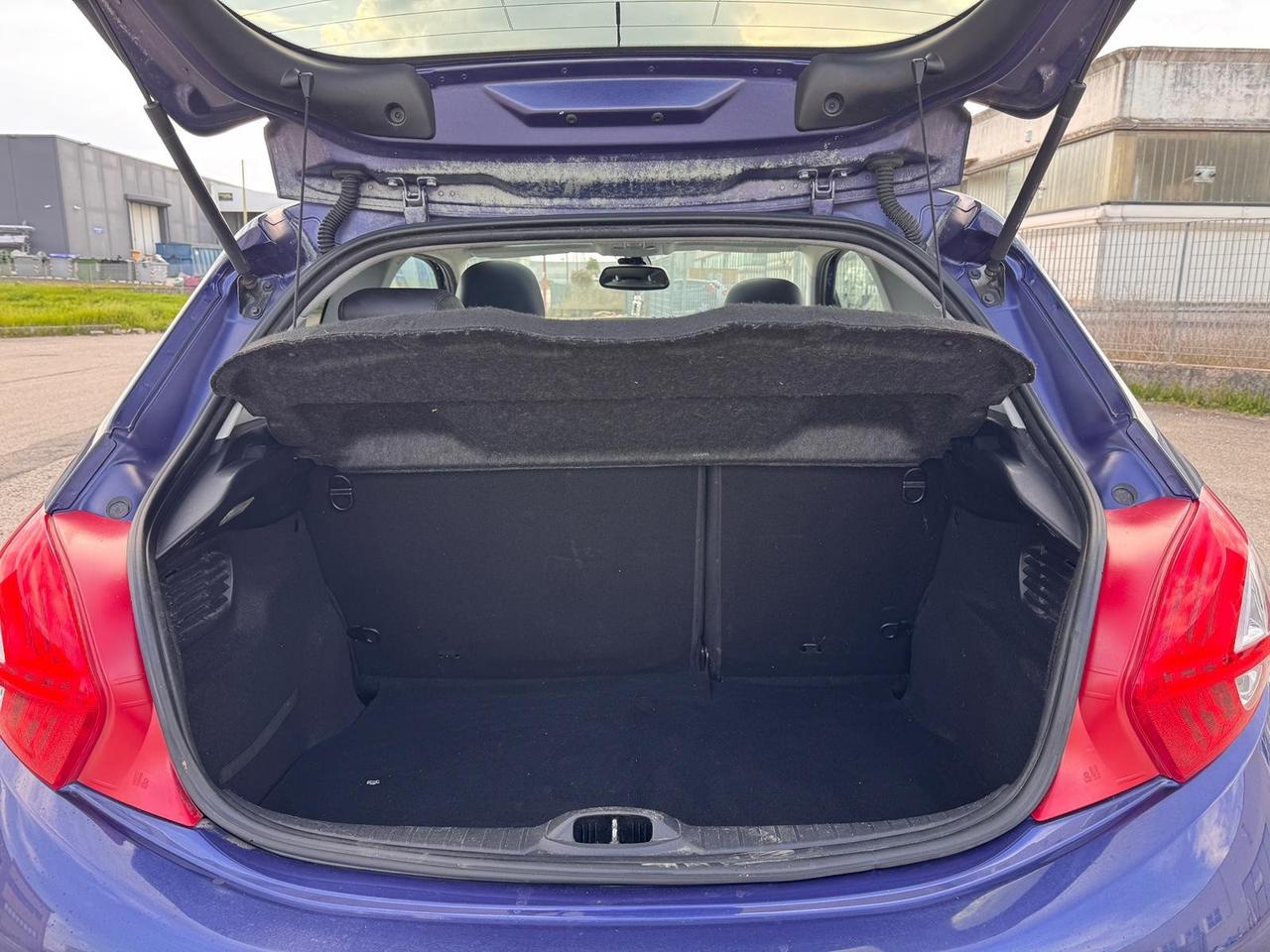 Peugeot 208 1.4 HDi Allure AUTO IN CONTOVENDITA