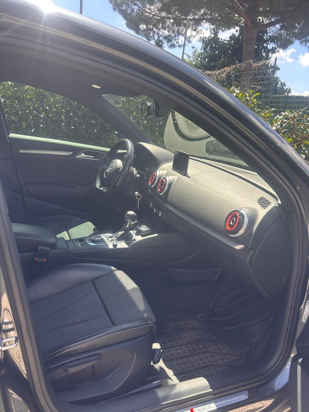 Audi A3 Sedan 2.0 TDI S tronic S-LINE Attraction