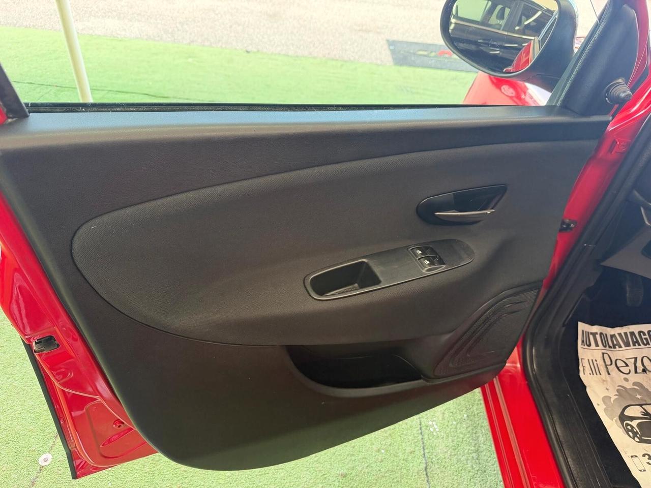 LANCIA YPSILON 1.2 BENZ/GPL 70CV ECOCHIC
