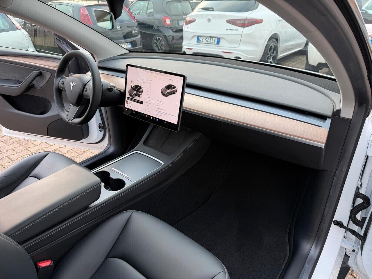 Tesla Model Y Long Range AWD