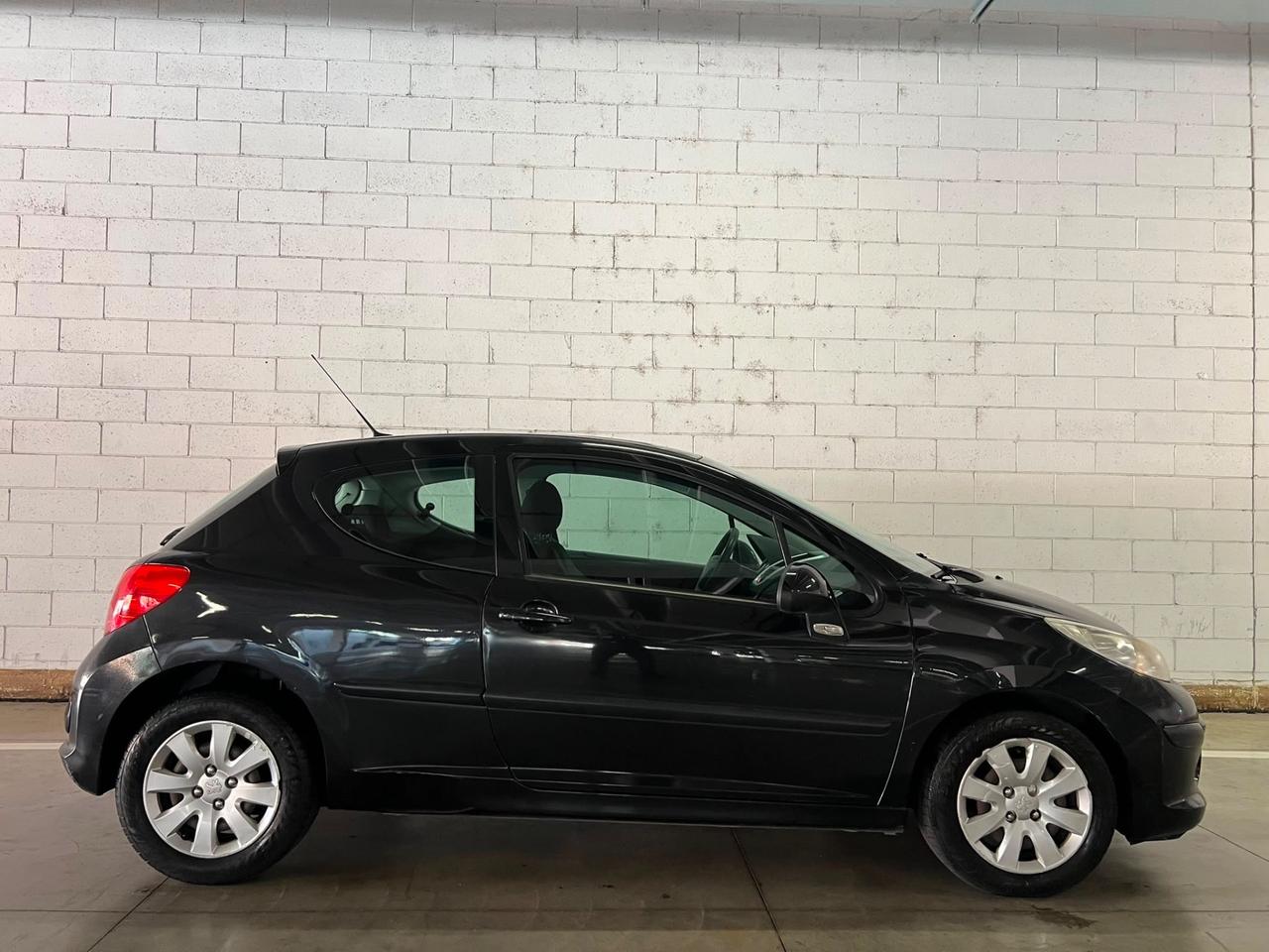 Peugeot 207 1.4 8V 75CV 3p. X Line