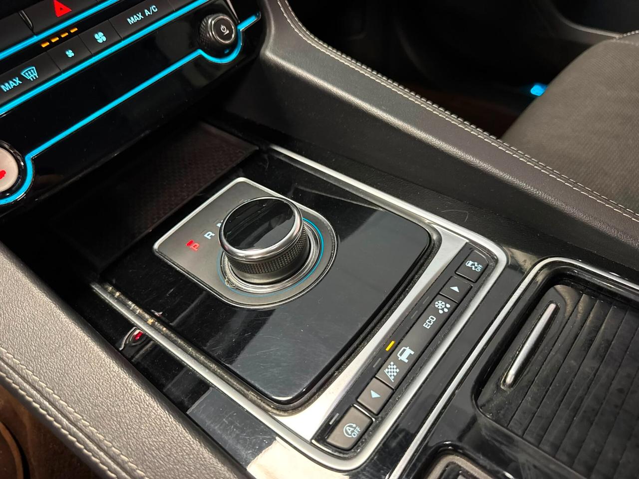 Jaguar F-Pace 2.0 250 CV AWD aut. R-Sport