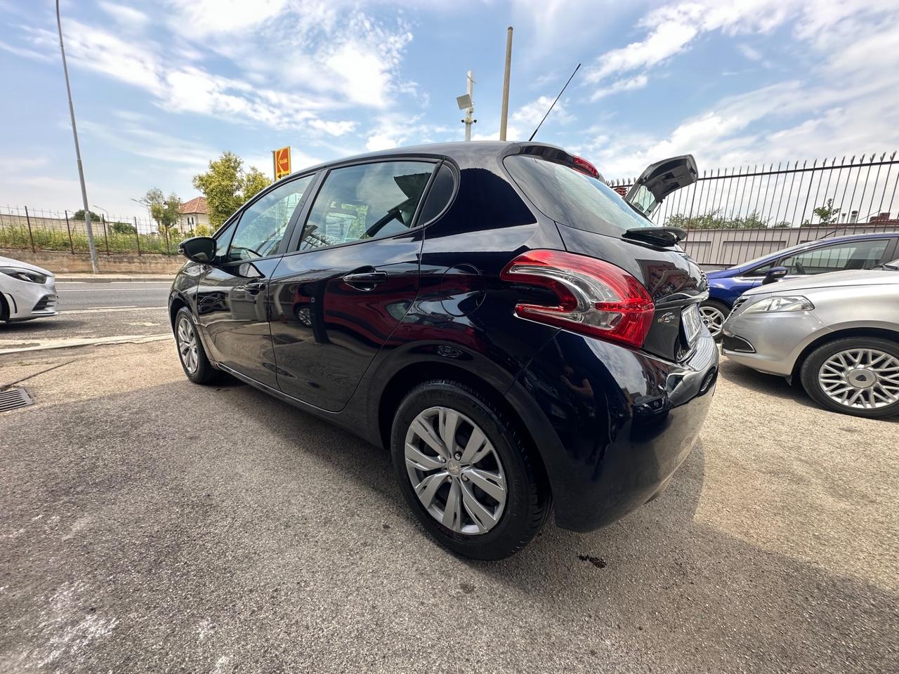 Peugeot 208 1.4 HDi 68 CV 5 porte Allure