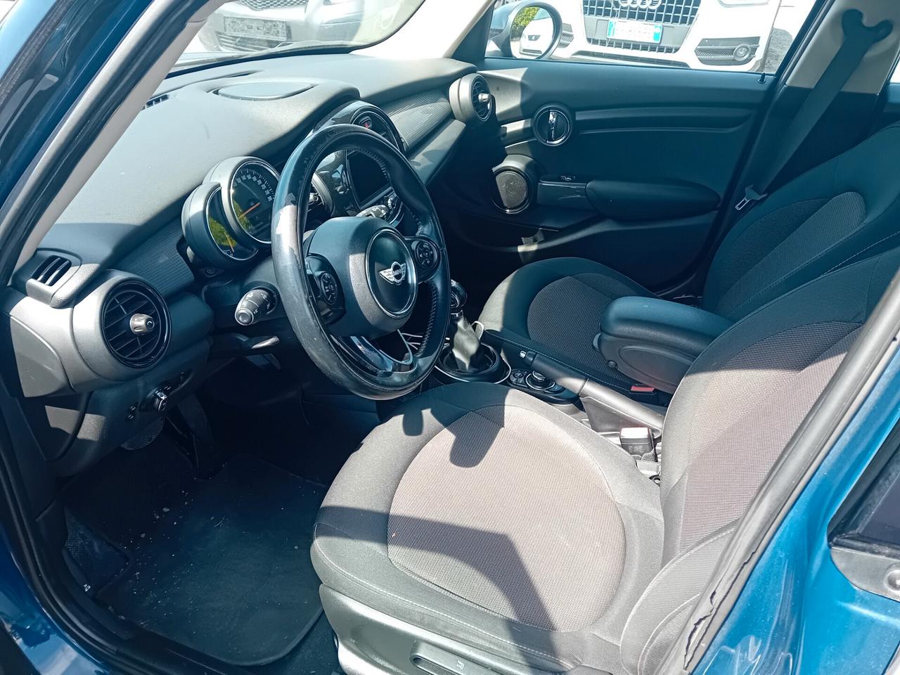 Mini Cooper 1.5 D 5 porte automatico
