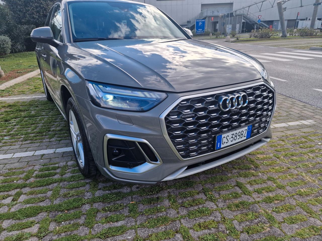 Audi Q5 40 TDI 204 CV quattro S tronic Identity Black