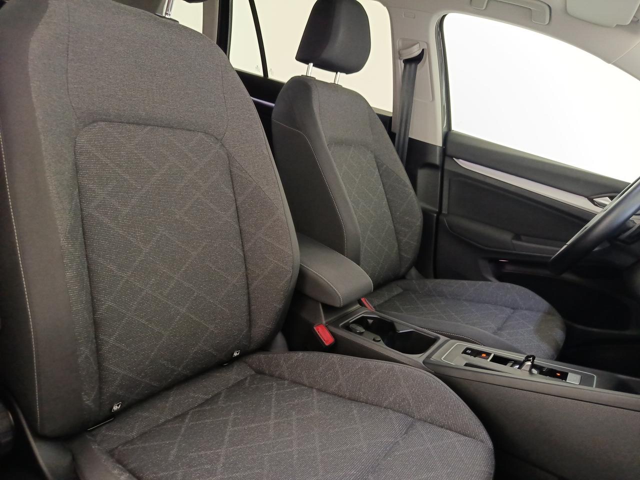 VOLKSWAGEN Golf 8ª serie - Golf Variant 1.0 eTSI EVO DSG Life