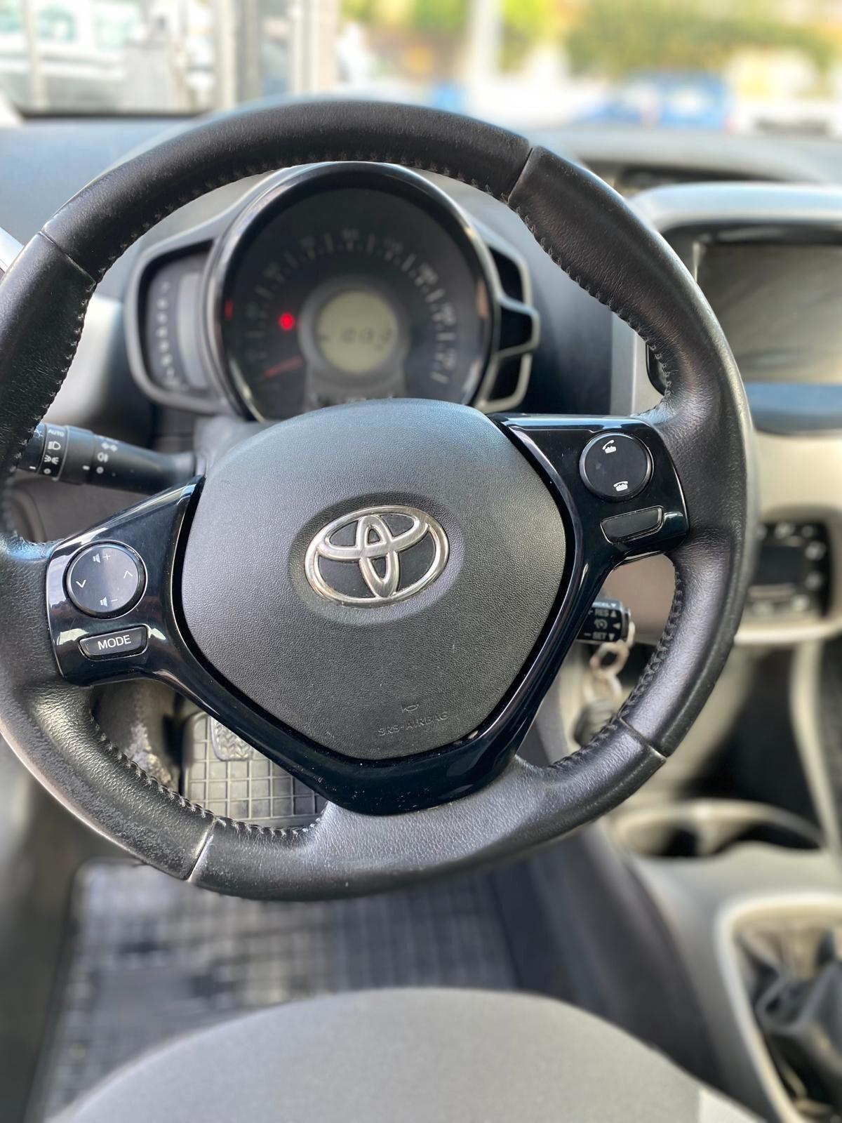 Toyota Aygo 1.0 VVT-i 69 CV 5 porte x-cool