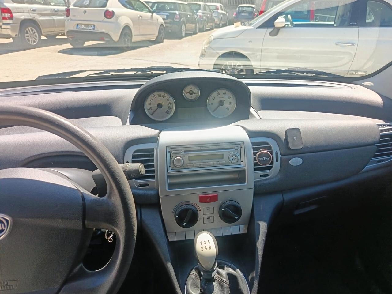 Lancia Ypsilon 1.4 Argento Ecochic GPL