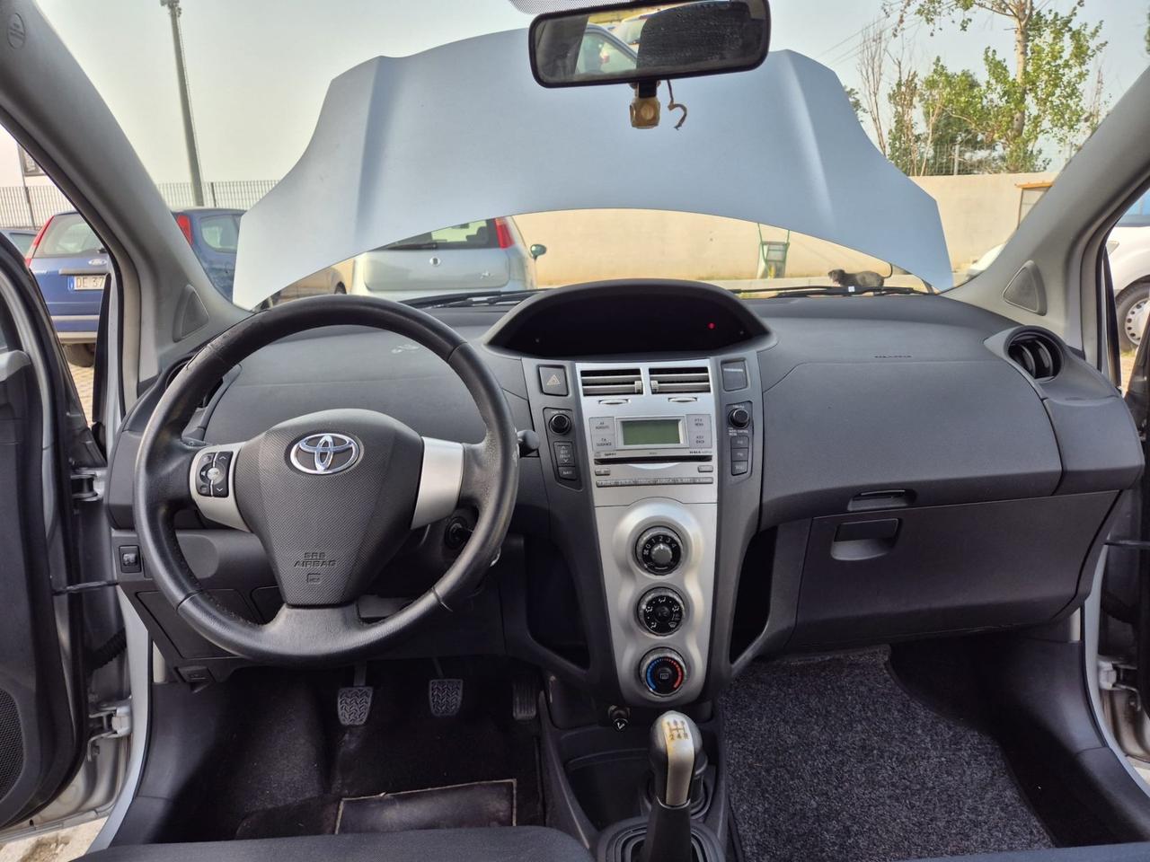 Toyota Yaris 1.3 5 porte