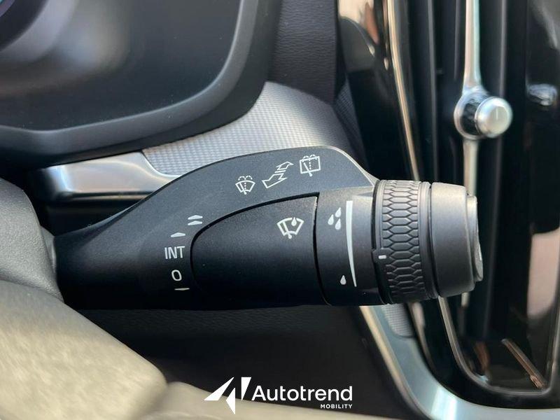 Volvo V60 B4 197+14 CV Mild Hybrid Diesel Automatica Plus Dark