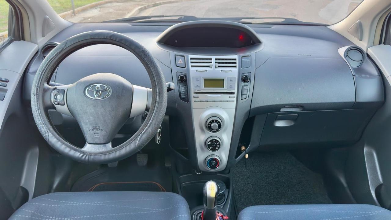 Toyota Yaris 1.3 5 porte Navi