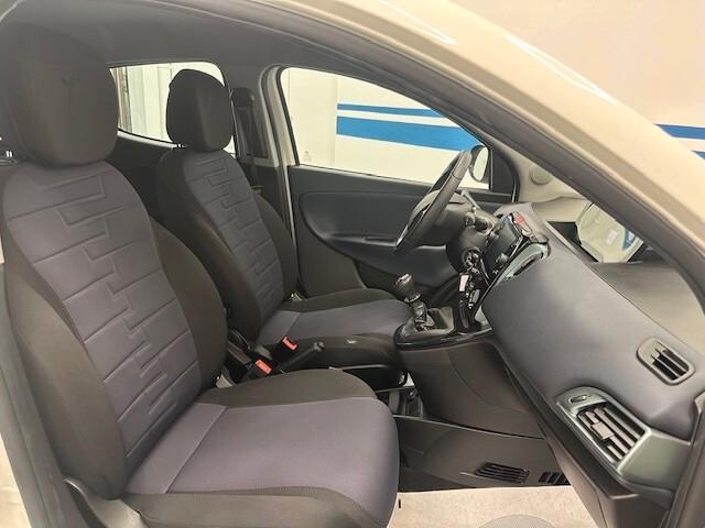 Lancia Ypsilon 1.0 5 porte *NEOPATENTATI* 16.000 KM * 2023 *