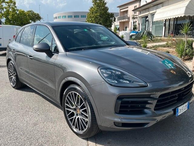 Porsche Cayenne 3.0 V6 E-Hybrid Approved