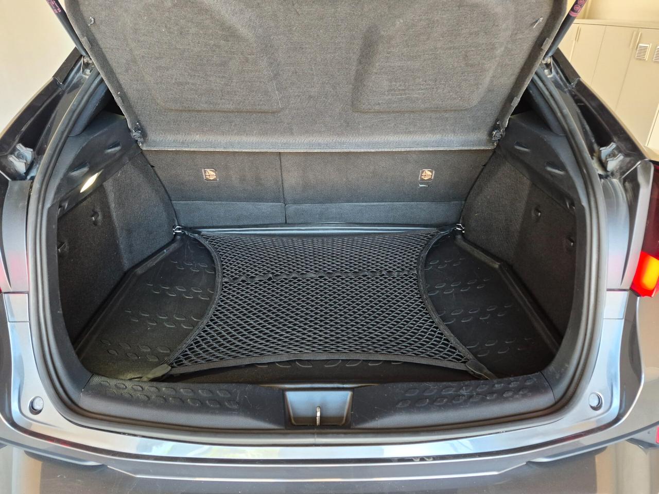 2.0 E-CVT HYBRID LED C.18" RETROCAM. V.PRIVACY CLIMA AUTO.