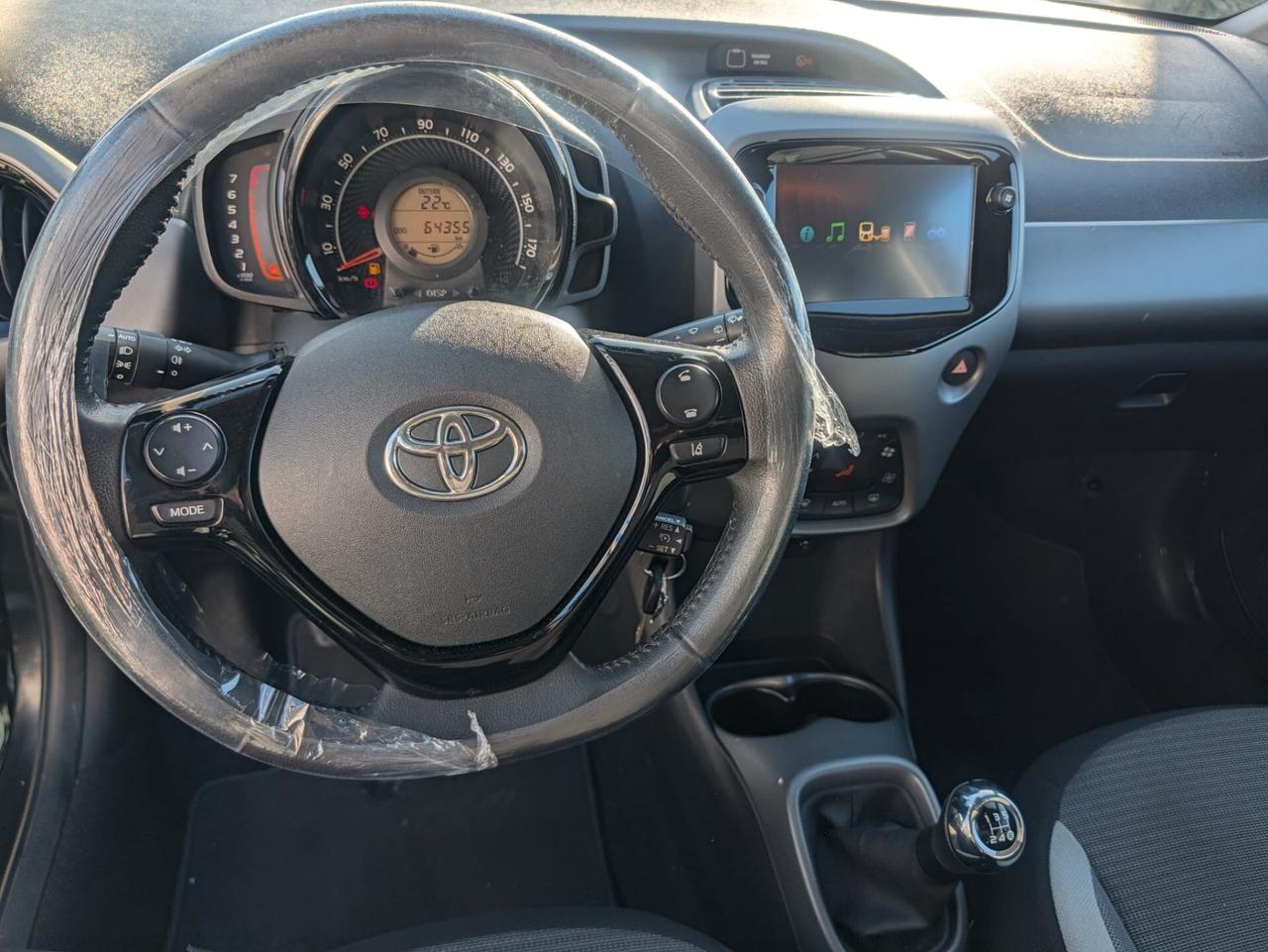 Toyota Aygo Connect 1.0 VVT-i 72 CV 5 porte x-play CAMERA+NAVI