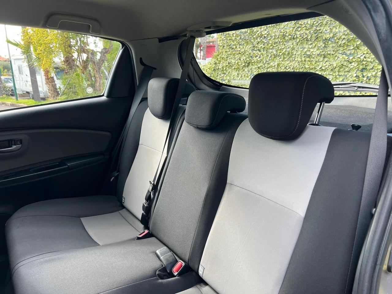 Toyota Yaris 1.5 Hybrid 5 porte Business