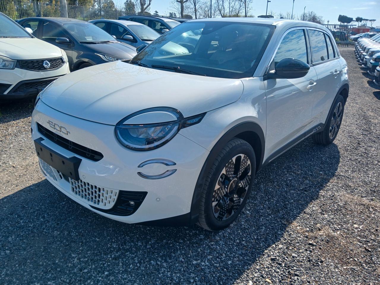 Fiat 600 Hybrid 110 CV DCT MHEV La Prima