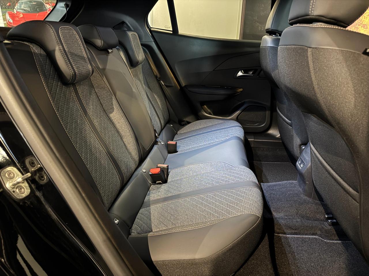 PEUGEOT 2008 1.2 PURETECH ALLURE 2025