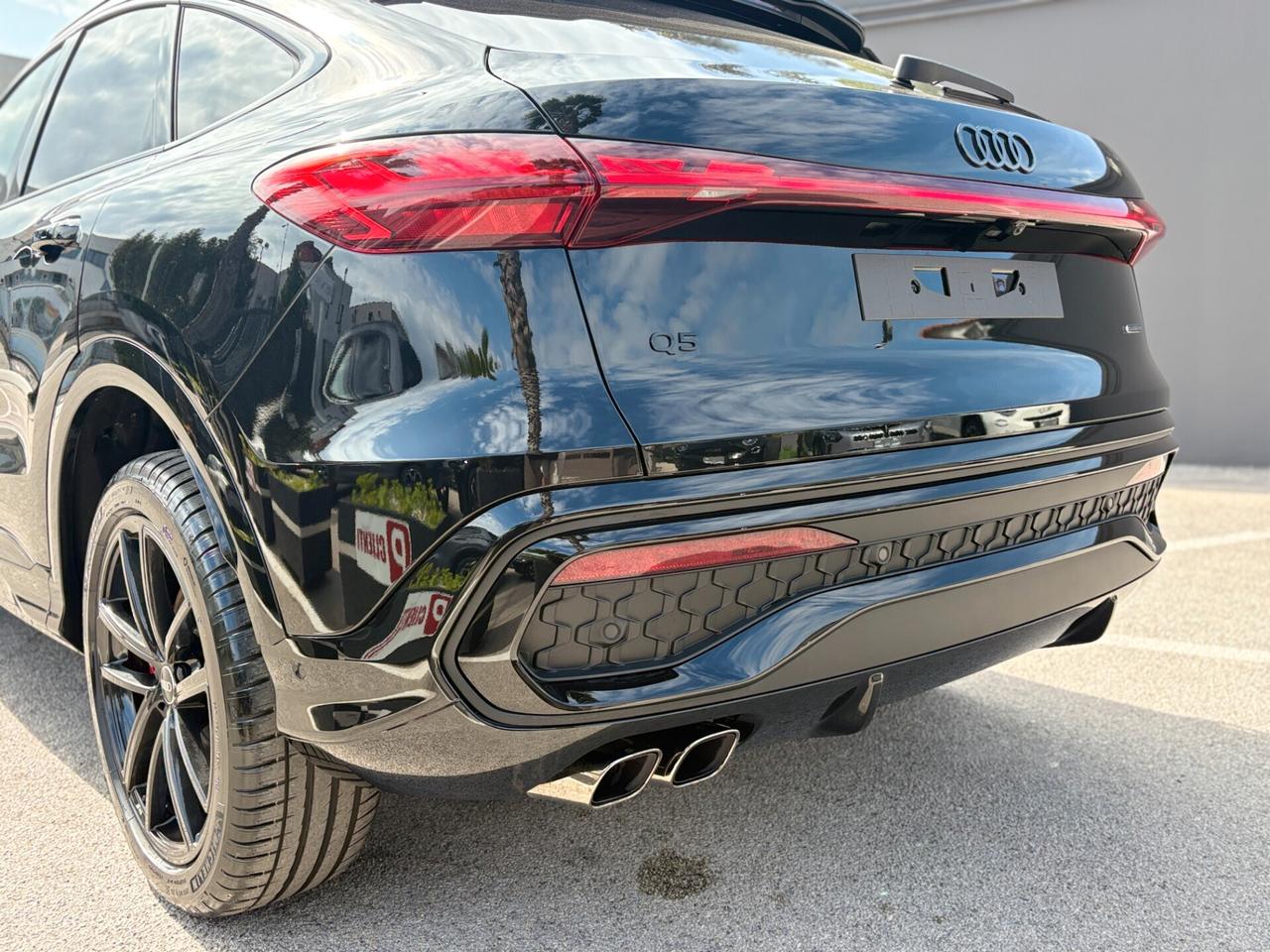 Audi Q5 40 TDI 204 CV quattro S tronic line IDENTITY BLACK