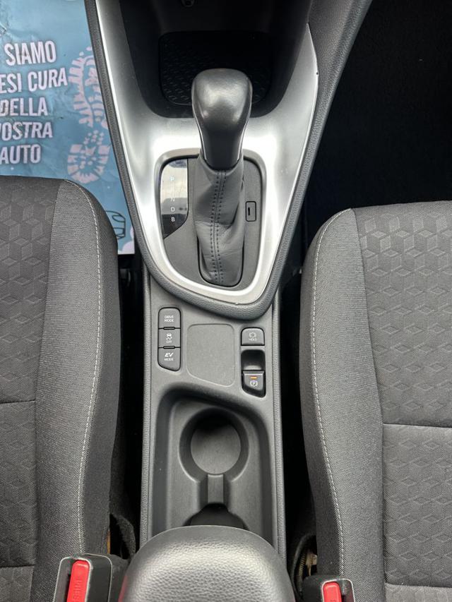 TOYOTA Yaris 1.5 Hybrid 5 porte Business