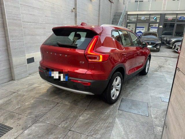 VOLVO XC40 D3 AWD Geartronic Momentum