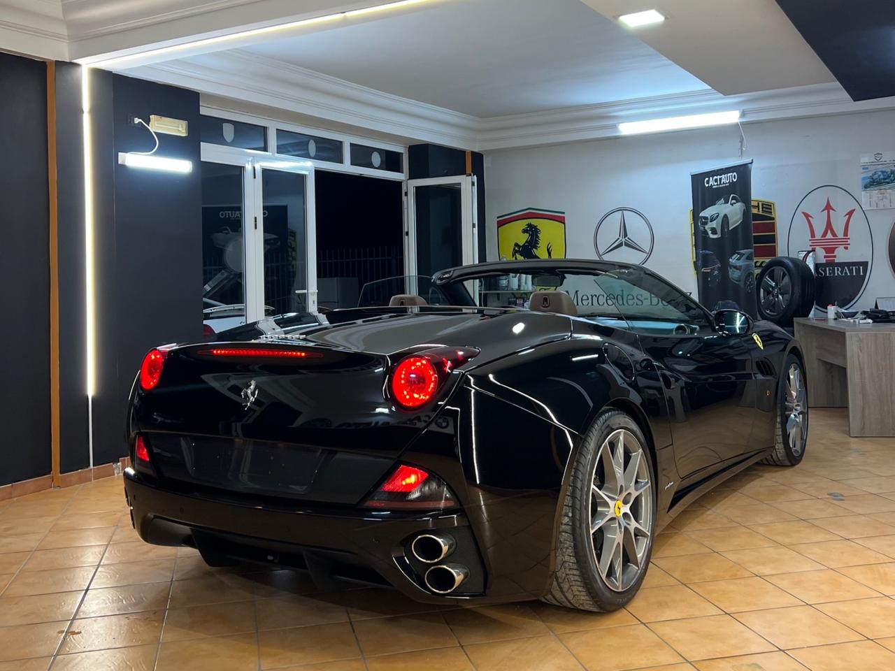 Ferrari California DCT Book service