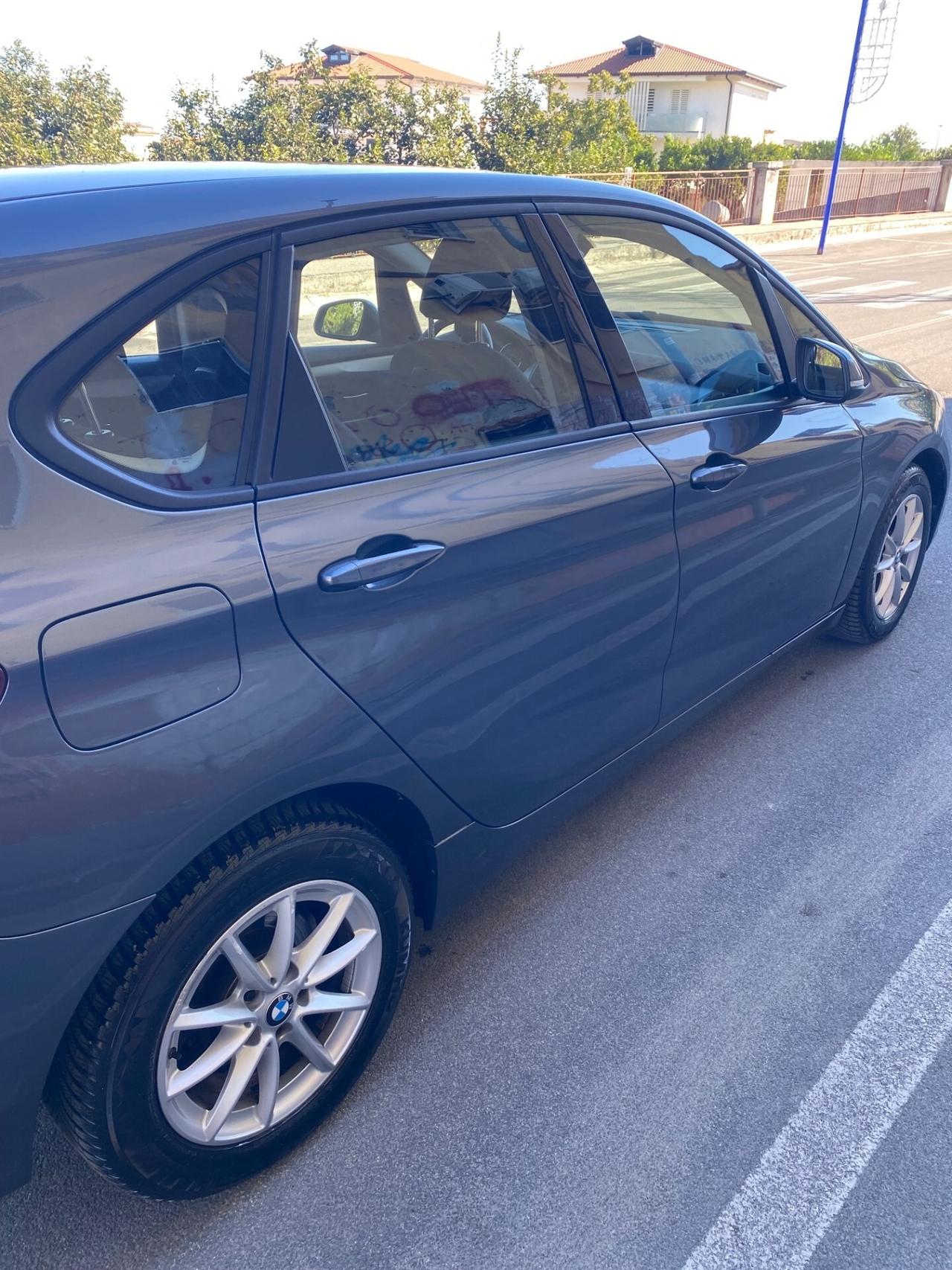 Bmw 216d Anno 2017 Full Navi Led Xeno