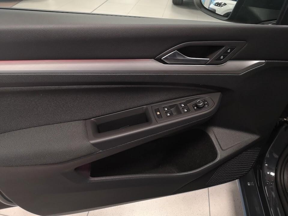 Volkswagen Golf 1.0 TSI EVO Life 81 KW 32.517 KM