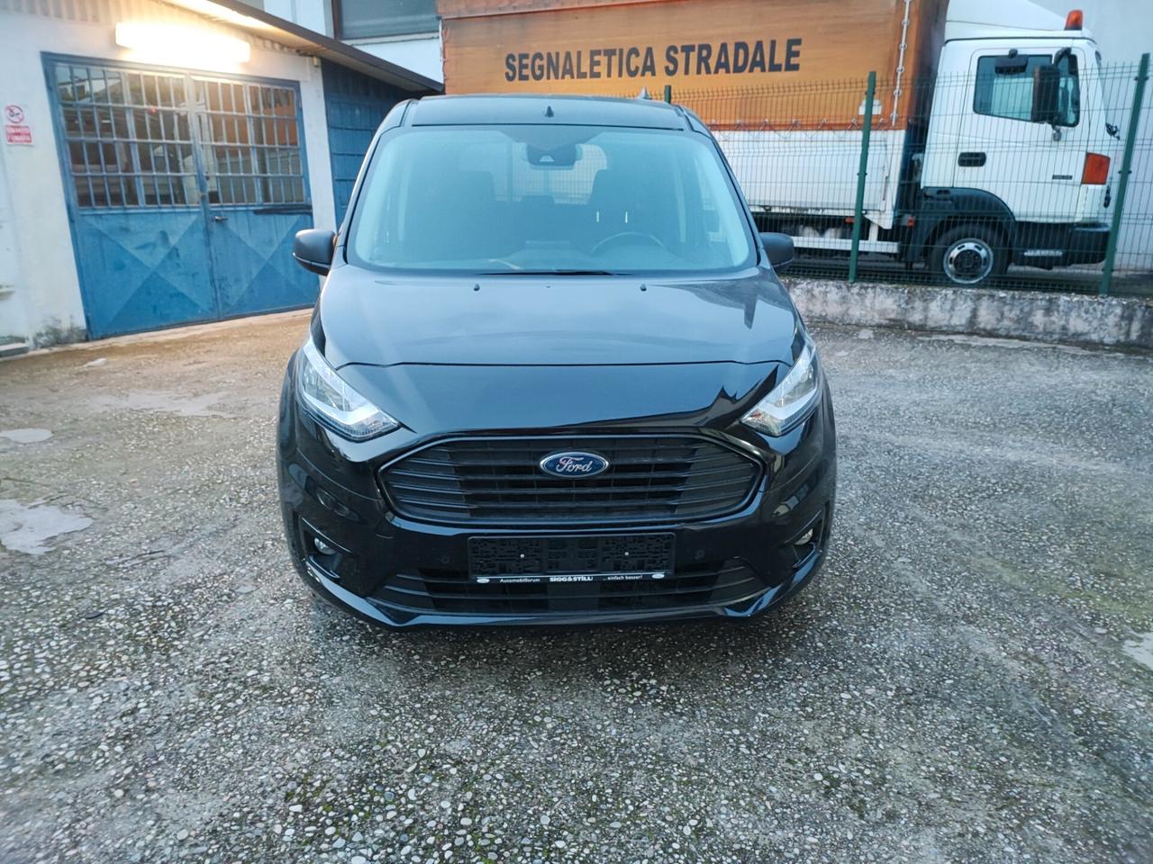 Ford Grand Tourneo Connect Gancio Traino 7 Posti